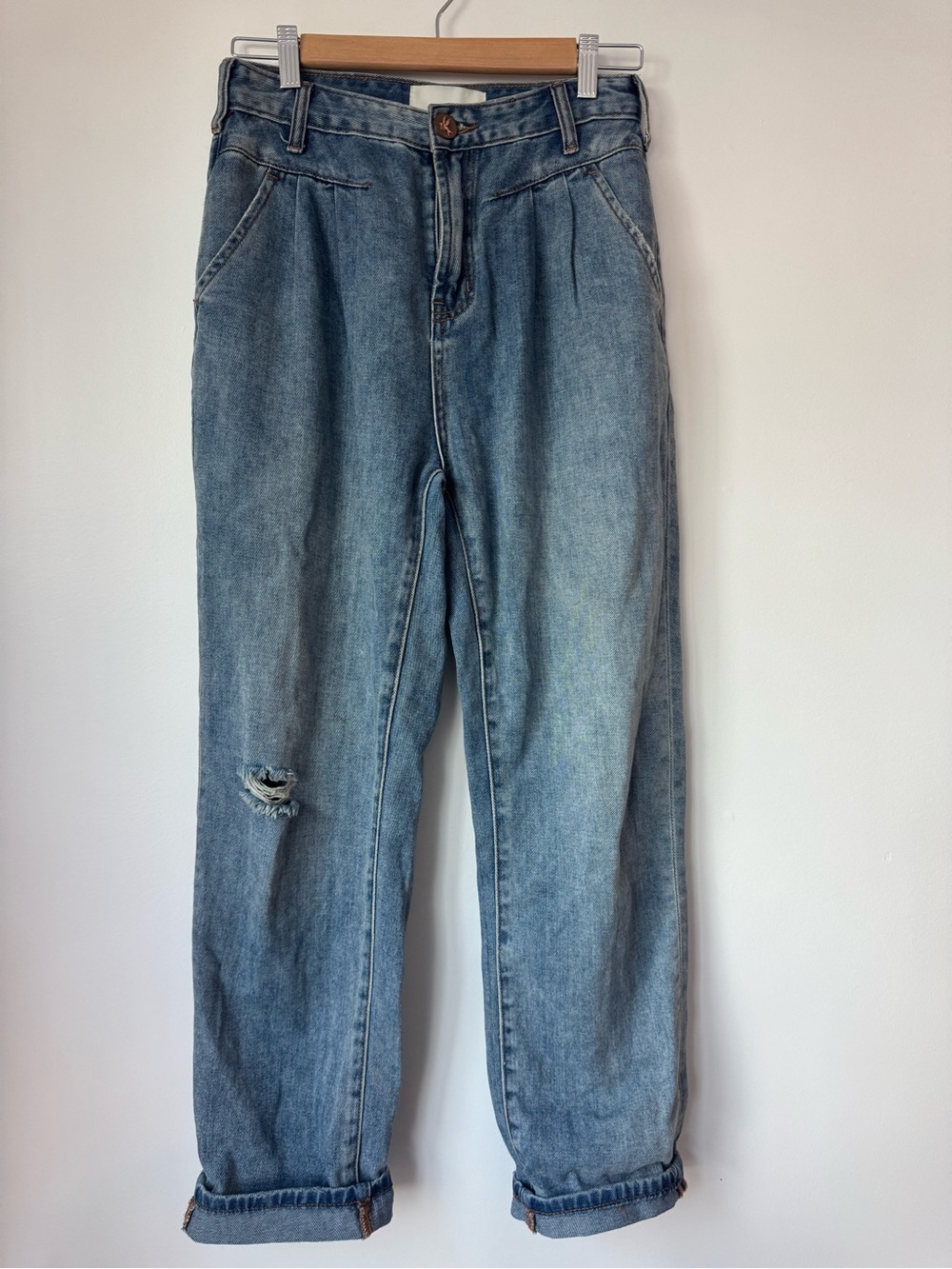 One Teaspoon Pleated Distressed High Rise Tapered Jeans Light Wash Size 26